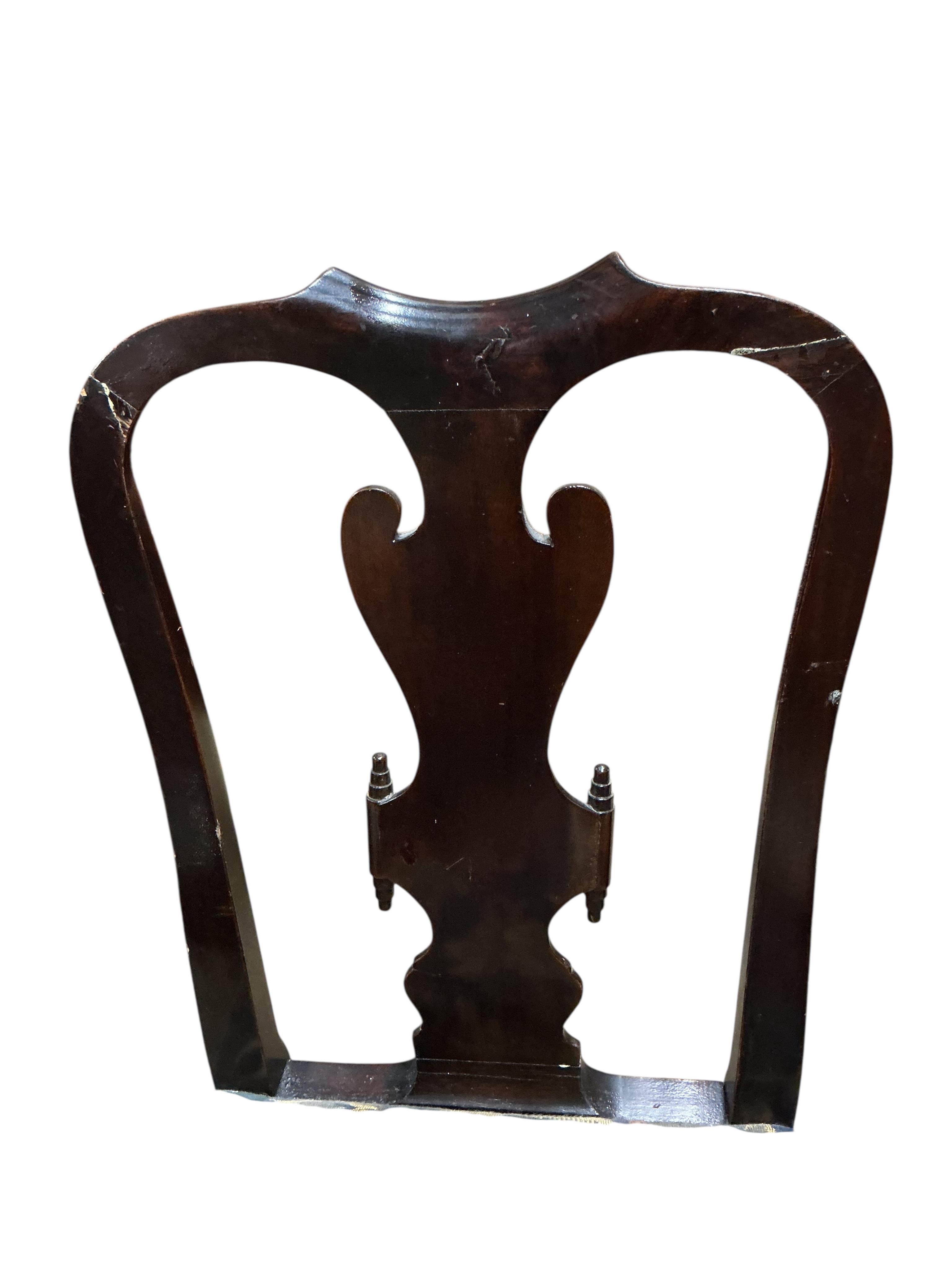 A set of six Queen Anne style mahogany dining chairs
